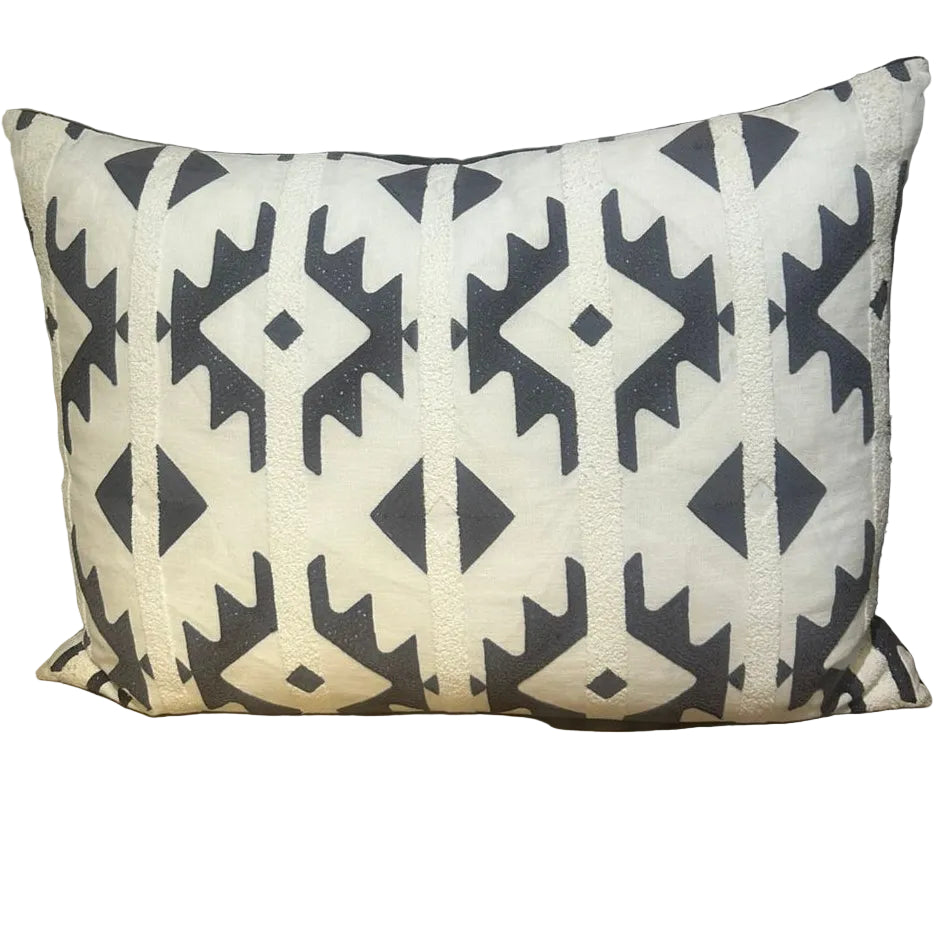 GEOMETRIC OBLONG SCATTER CUSHION INCLUDING INNER