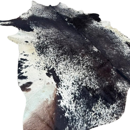 BLACK & WHITE NGUNI SKIN