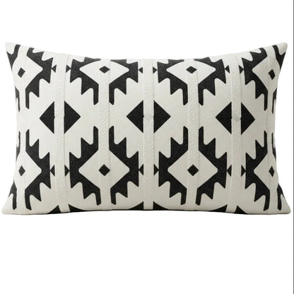 GEOMETRIC OBLONG SCATTER CUSHION INCLUDING INNER