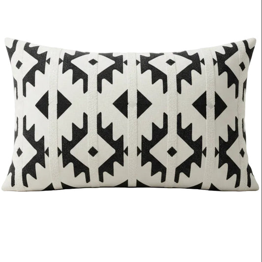 GEOMETRIC OBLONG SCATTER CUSHION INCLUDING INNER