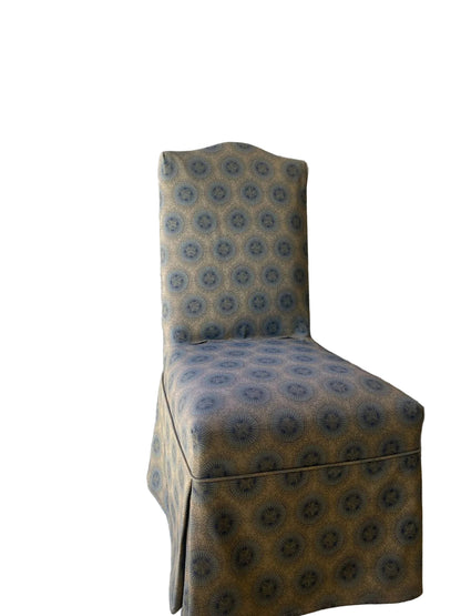 Chair with patterned fabric slipcover